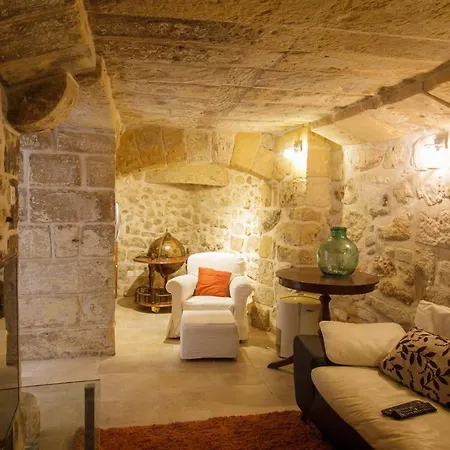 Town House Steeped In History Holiday home Rabat