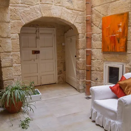 Holiday home Town House Steeped In History *