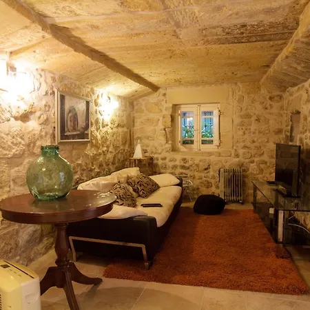 Town House Steeped In History Holiday home *