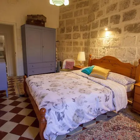 Town House Steeped In History Holiday home