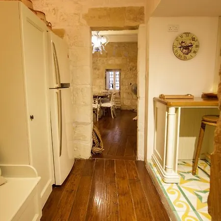 Town House Steeped In History * Rabat