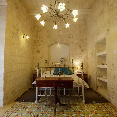 Town House Steeped In History Holiday home