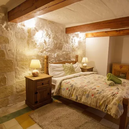 Town House Steeped In History Holiday home *