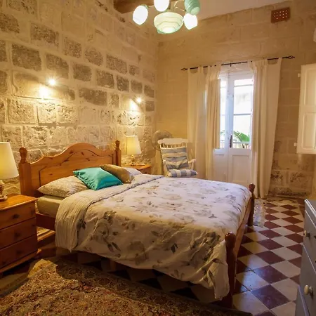 Town House Steeped In History Holiday home